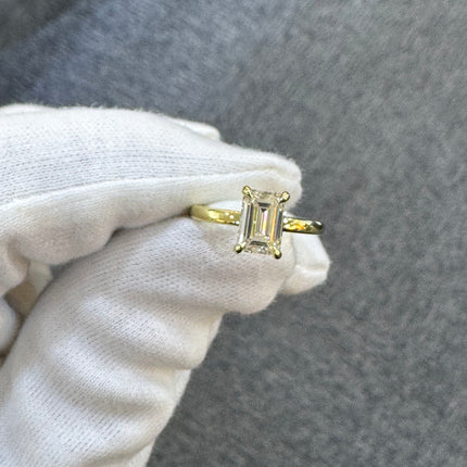 1.75ct NATURAL EMERALD CUT DIAMOND
