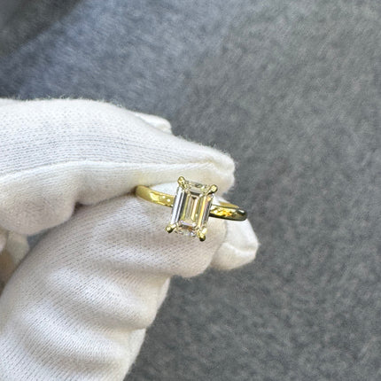 1.75ct NATURAL EMERALD CUT DIAMOND