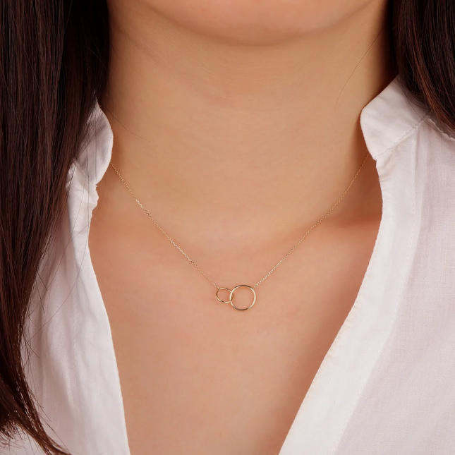 Interlinked Circles Necklace
